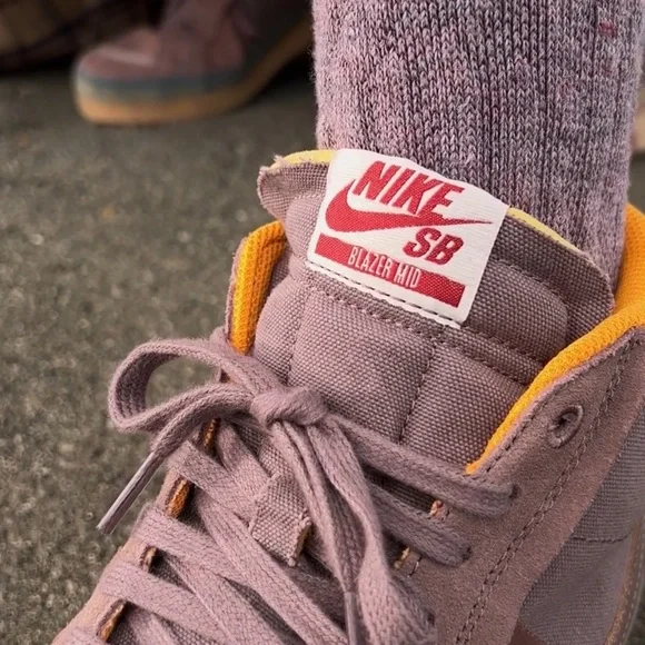 Skate Shoes
Nike SB Zoom Blazer Mid
Premium Plus Plum Eclipse/Kumquat/Gum Yellow - Picture 6 of 16